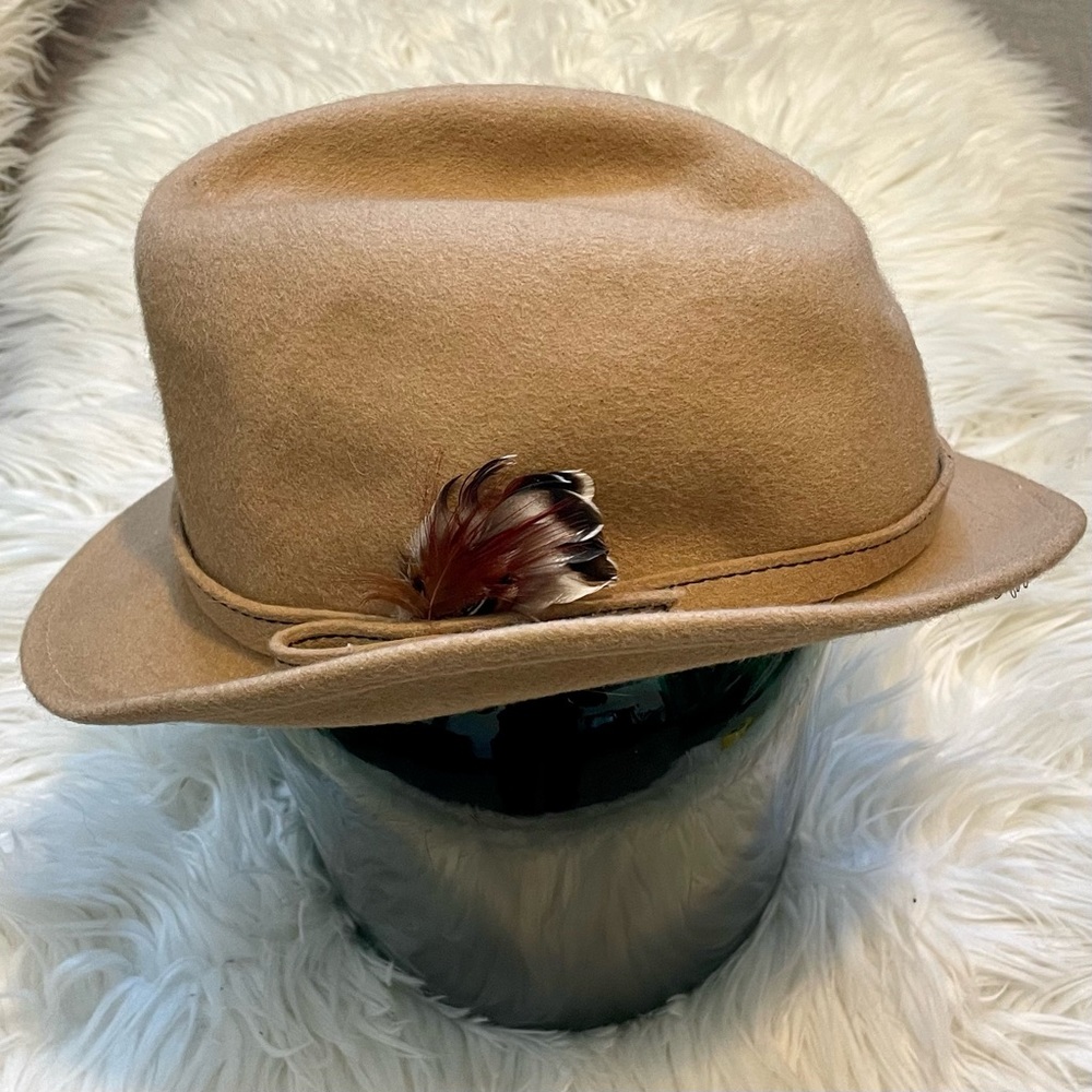 Vintage mid-century Splendora felt hat. Mint condition.